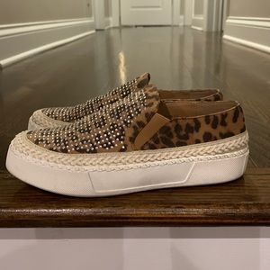 Women’s slip on sneakers. Leopard pattern. Adorable! Great condition